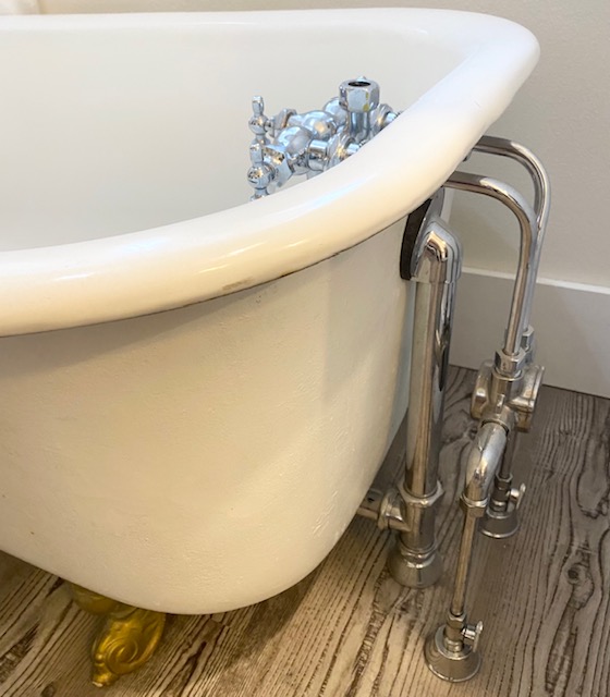 How Does a Clawfoot Tub Drain: The Best Connection Secrets